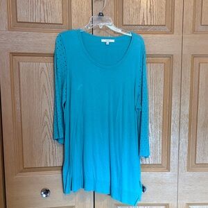 Women's Teal Top